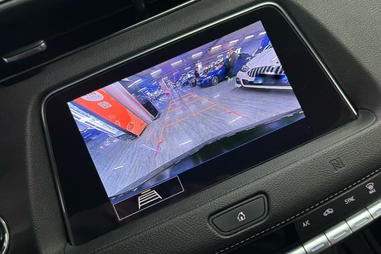Used Cadillac XT4 2020 28T Two-Wheel-Drive Leading Version Interior 4