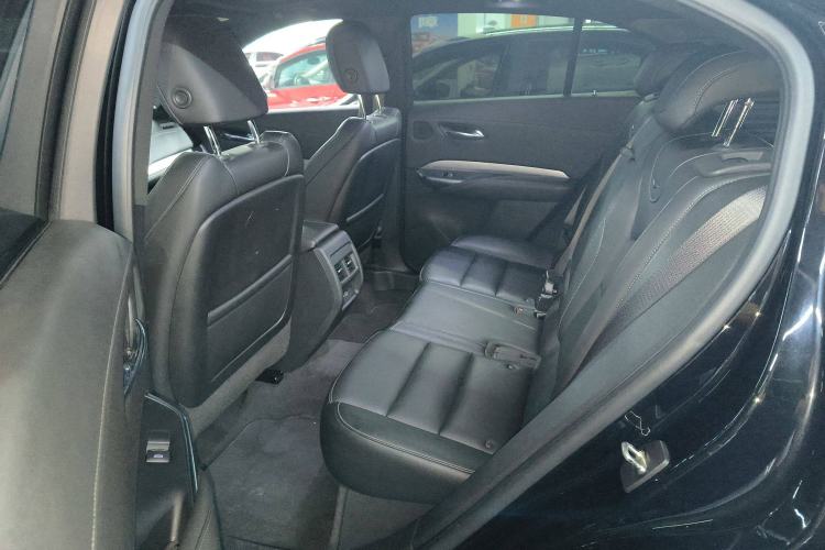 Used Cadillac XT4 2020 28T Two-Wheel-Drive Leading Version Interior 4