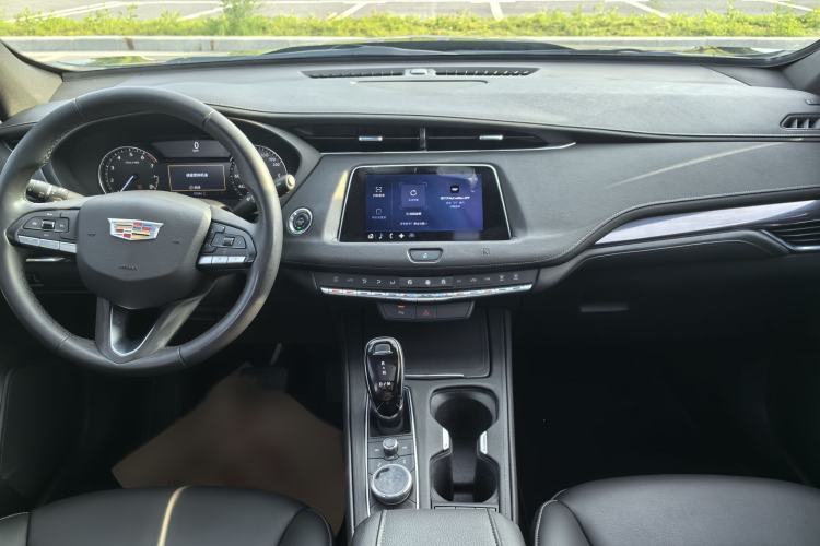 Used Cadillac XT4 2020 Revised Version 28T Two-Wheel Drive Tech Edition Interior 4