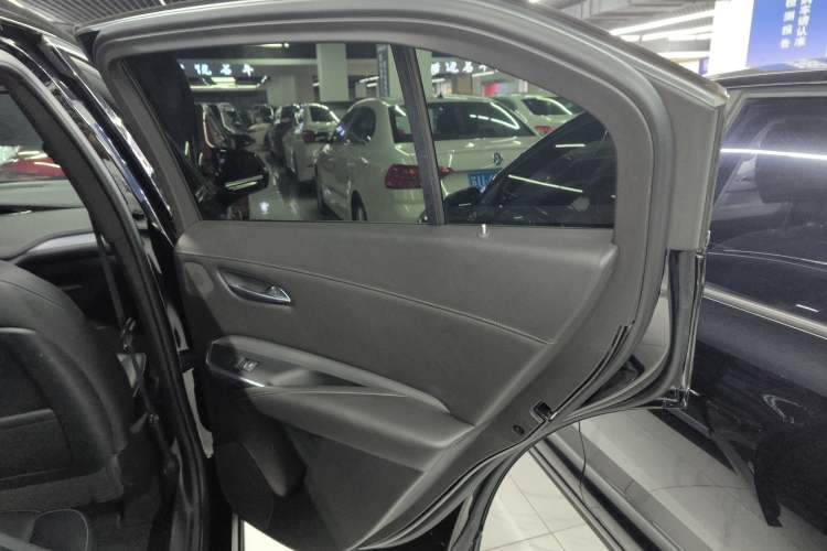 Used Cadillac XT4 2020 28T Two-Wheel-Drive Leading Version Interior 6