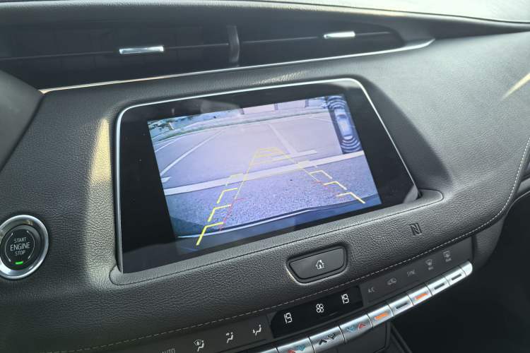 Used Cadillac XT4 2020 Revised Version 28T Two-Wheel Drive Tech Edition Interior 7