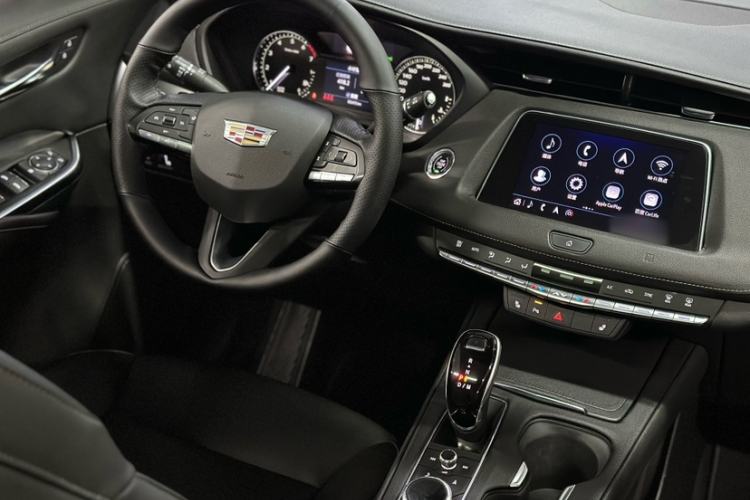 Used Cadillac XT4 2020 28T Two-Wheel-Drive Leading Version Interior 8