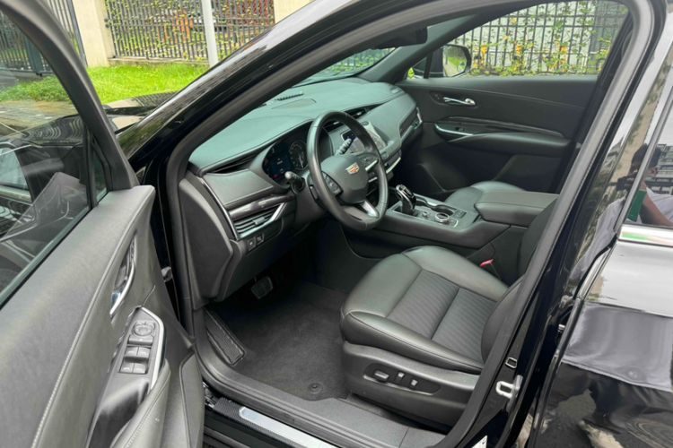 Used Cadillac XT4 2020 Revised Version 28T Two-Wheel Drive Tech Edition Interior 9