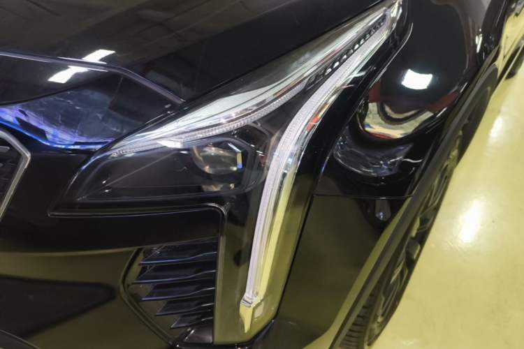 Used Cadillac XT4 2020 Revised Version 28T Two-Wheel Drive Luxury Edition Left Front Headlight
