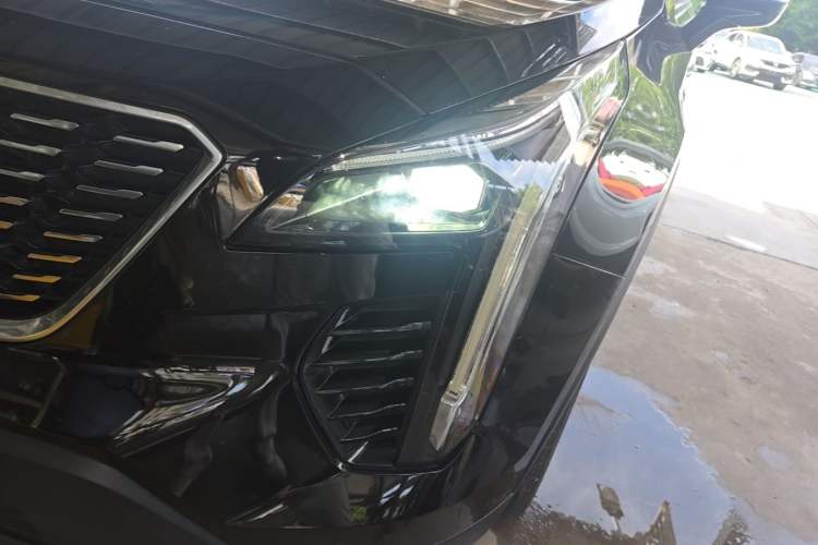 Used Cadillac XT4 2020 28T Two-Wheel-Drive Leading Version Left Front Headlight