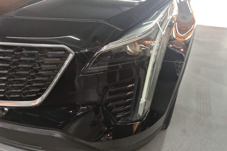 Used Cadillac XT4 2020 28T Two-Wheel-Drive Leading Version Left Front Headlight