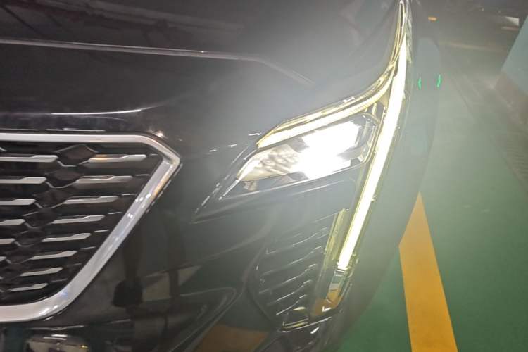 Used Cadillac XT4 2020 28T Two-Wheel-Drive Leading Version Left Front Headlight