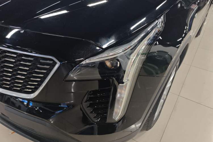 Used Cadillac XT4 2020 Revised Version 28T Two-Wheel Drive Tech Edition Left Front Headlight