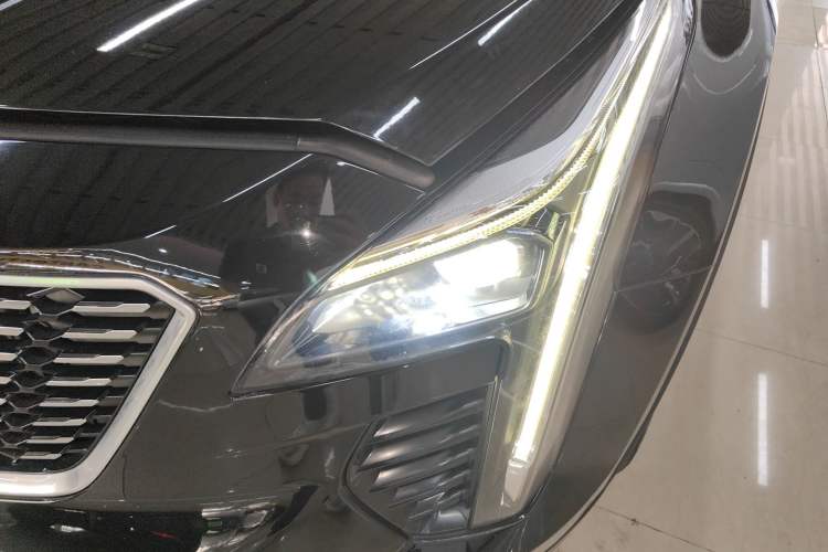Used Cadillac XT4 2020 Revised Version 28T Two-Wheel Drive Luxury Edition Left Front Headlight