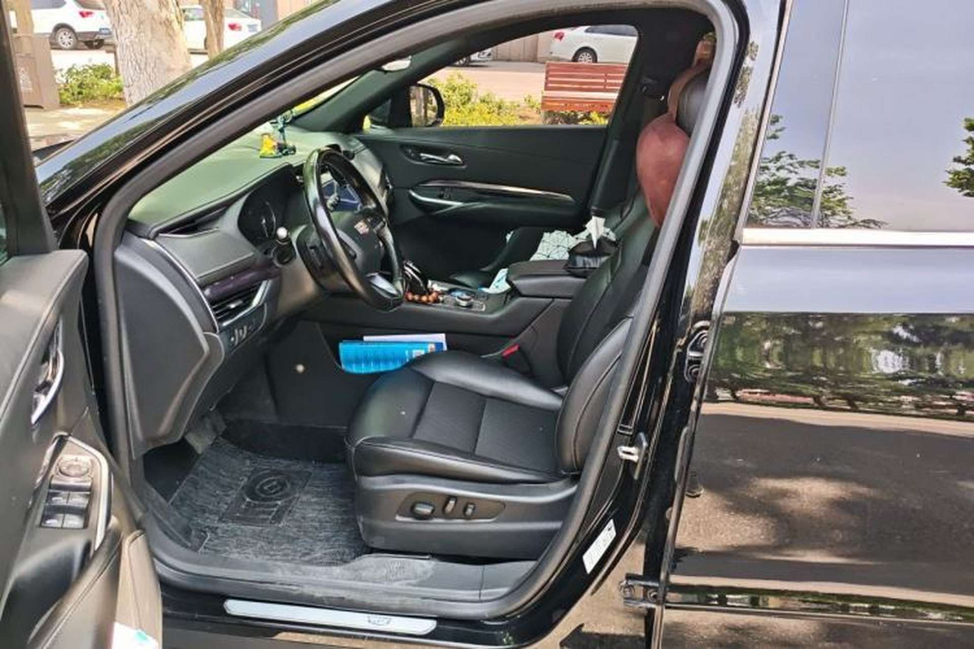 Used Cadillac XT4 2020 Revised Version 28T Two-Wheel Drive Tech Edition Left Front Seat