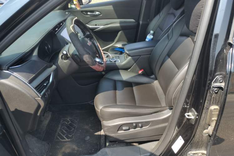 Used Cadillac XT4 2020 28T Two-Wheel-Drive Leading Version Left Front Seat