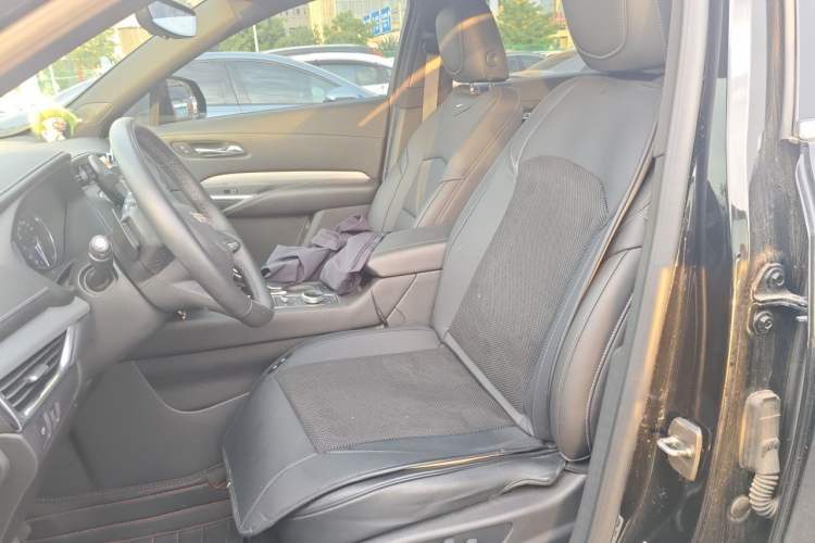 Used Cadillac XT4 2020 Revised Version 28T Two-Wheel Drive Leading Edition Left Front Seat