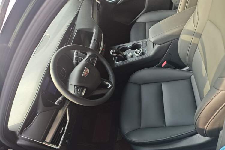Used Cadillac XT4 2020 Revised Version 28T Two-Wheel Drive Leading Edition Left Front Seat