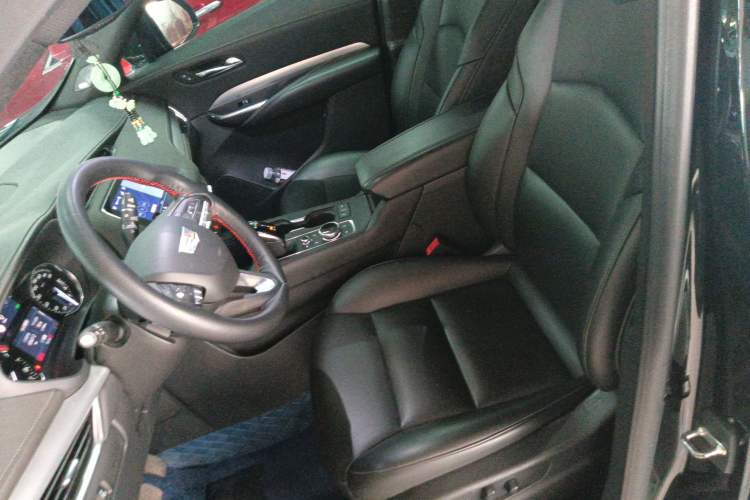 Used Cadillac XT4 2020 Revised Version 28T Two-Wheel Drive Leading Edition Left Front Seat