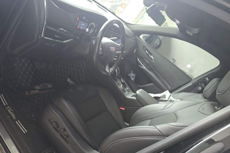 Used Cadillac XT4 2020 Revised Version 28T Two-Wheel Drive Tech Edition Left Front Seat