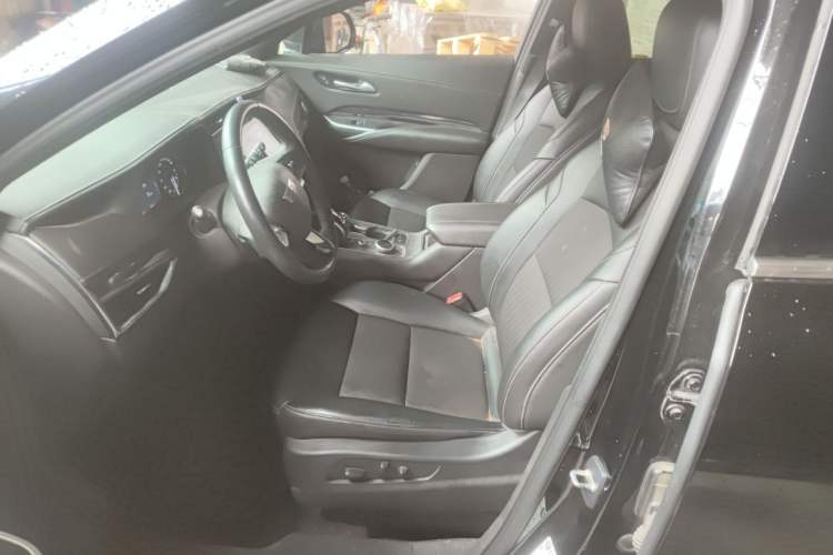 Used Cadillac XT4 2020 Revised Version 28T Two-Wheel Drive Tech Edition Left Front Seat