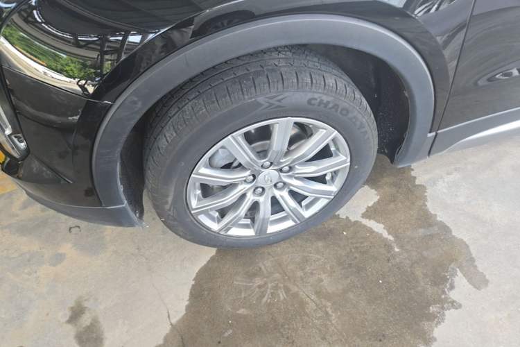 Used Cadillac XT4 2020 28T Two-Wheel-Drive Leading Version Left Front Wheel Hub
