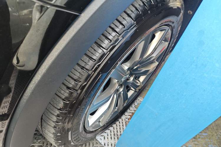 Used Cadillac XT4 2020 Revised Version 28T Two-Wheel Drive Leading Edition Left Front Wheel Hub