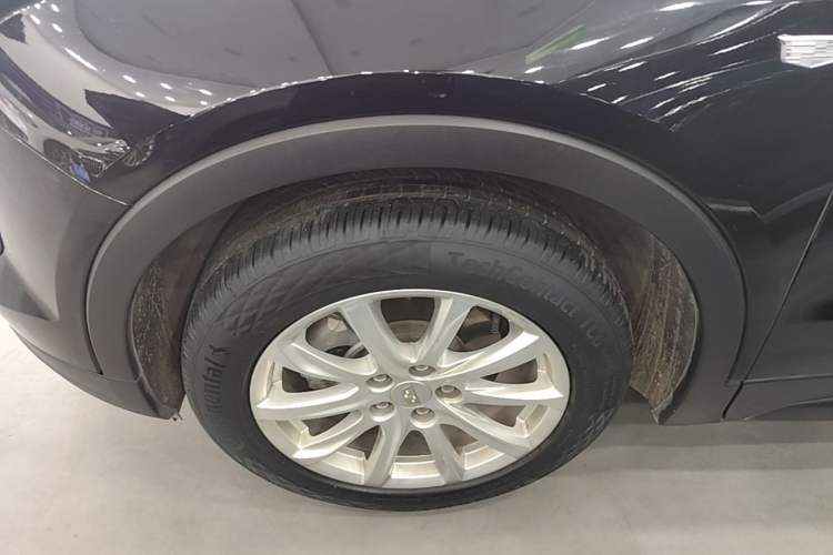 Used Cadillac XT4 2020 Revised Version 28T Two-Wheel Drive Tech Edition Left Front Wheel Hub