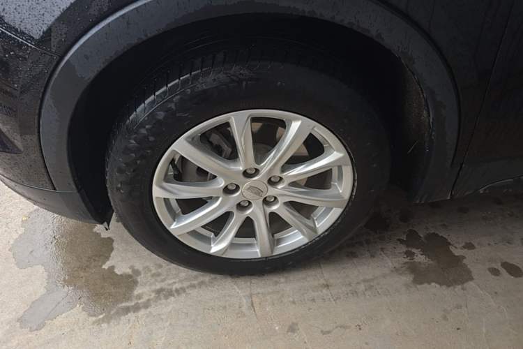 Used Cadillac XT4 2020 Revised Version 28T Two-Wheel Drive Tech Edition Left Front Wheel Hub