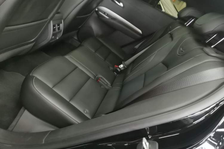 Used Cadillac XT4 2020 28T Two-Wheel-Drive Leading Version Left Rear Seat