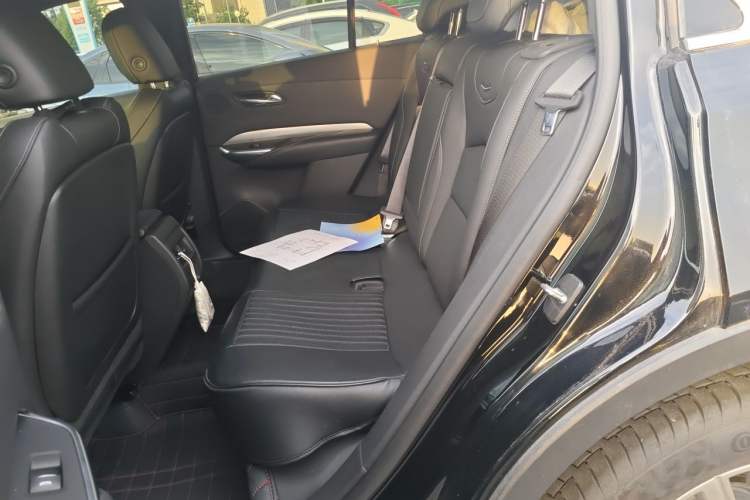 Used Cadillac XT4 2020 Revised Version 28T Two-Wheel Drive Leading Edition Left Rear Seat