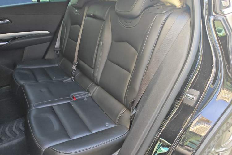 Used Cadillac XT4 2020 Revised Version 28T Two-Wheel Drive Leading Edition Left Rear Seat