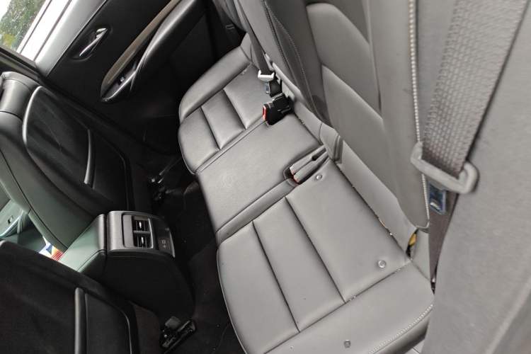 Used Cadillac XT4 2020 Revised Version 28T Two-Wheel Drive Luxury Edition Left Rear Seat