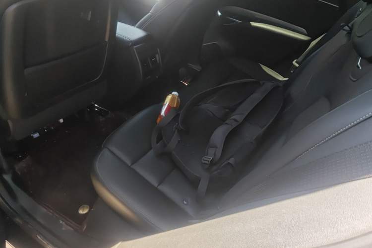 Used Cadillac XT4 2020 28T Two-Wheel-Drive Leading Version Left Rear Seat