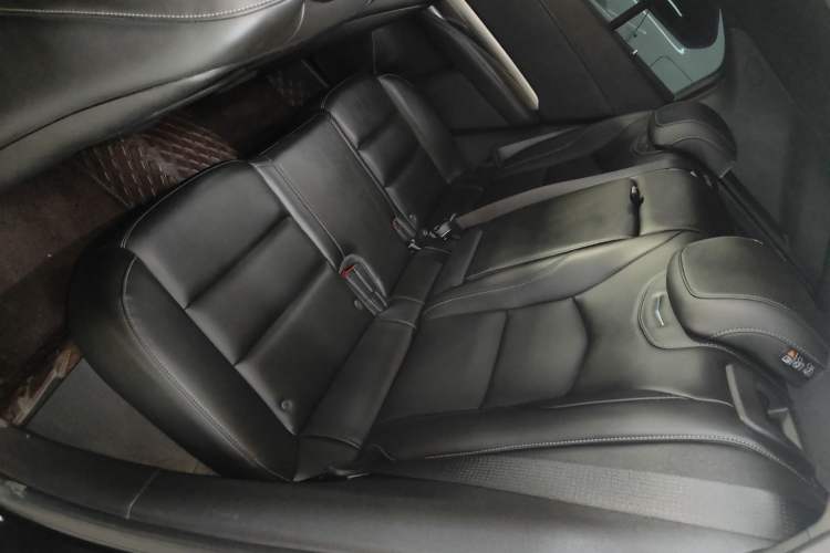 Used Cadillac XT4 2020 Revised Version 28T Two-Wheel Drive Luxury Edition Left Rear Seat