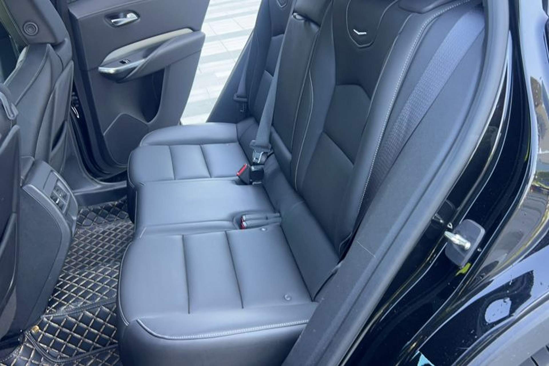 Used Cadillac XT4 2020 Revised Version 28T Two-Wheel Drive Luxury Edition Left Rear Seat