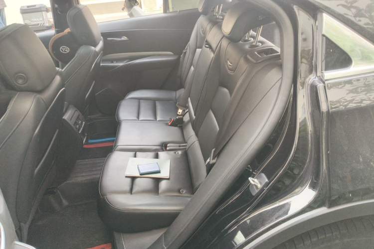 Used Cadillac XT4 2020 Revised Version 28T Two-Wheel Drive Leading Edition Left Rear Seat