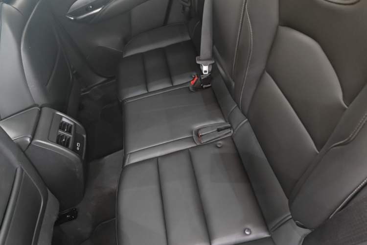 Used Cadillac XT4 2020 Revised Version 28T Two-Wheel Drive Leading Edition Left Rear Seat