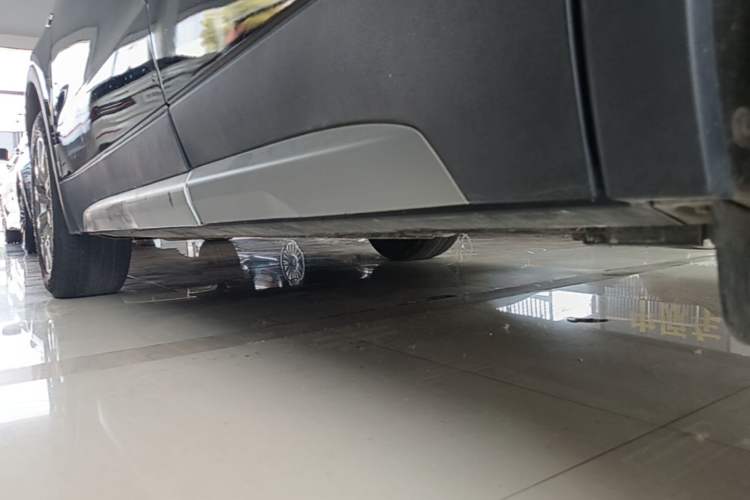 Used Cadillac XT4 2020 28T Two-Wheel-Drive Leading Version Left Side Sill