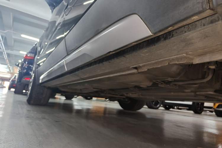 Used Cadillac XT4 2020 28T Two-Wheel-Drive Leading Version Left Side Sill