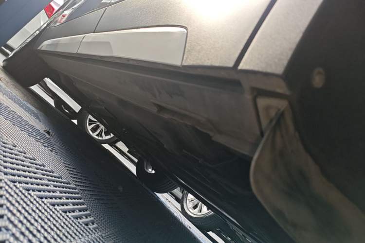 Used Cadillac XT4 2020 Revised Version 28T Two-Wheel Drive Leading Edition Left Side Sill