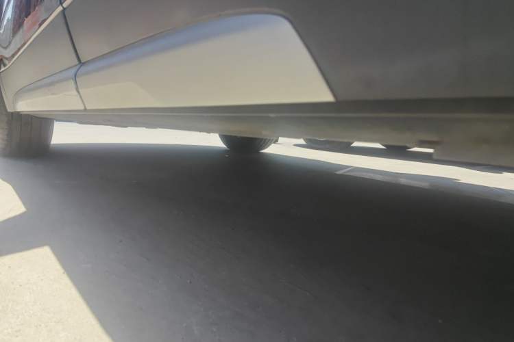 Used Cadillac XT4 2020 28T Two-Wheel-Drive Leading Version Left Side Sill