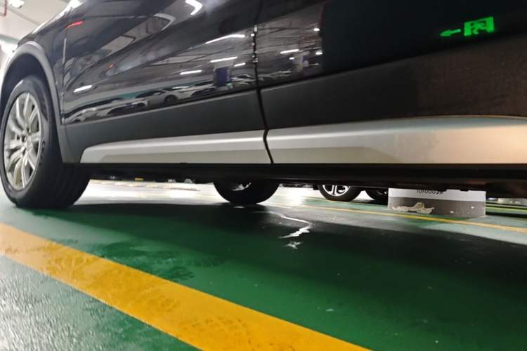 Used Cadillac XT4 2020 28T Two-Wheel-Drive Leading Version Left Side Sill