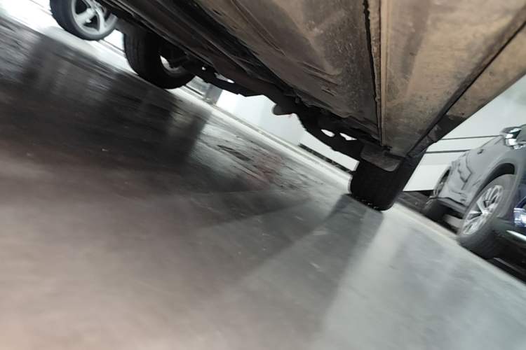 Used Cadillac XT4 2020 Revised Version 28T Two-Wheel Drive Tech Edition Left Side Sill
