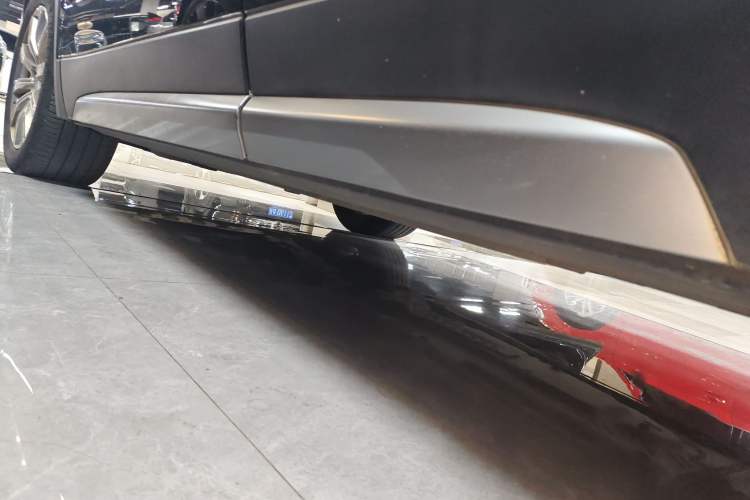 Used Cadillac XT4 2020 Revised Version 28T Two-Wheel Drive Leading Edition Left Side Sill