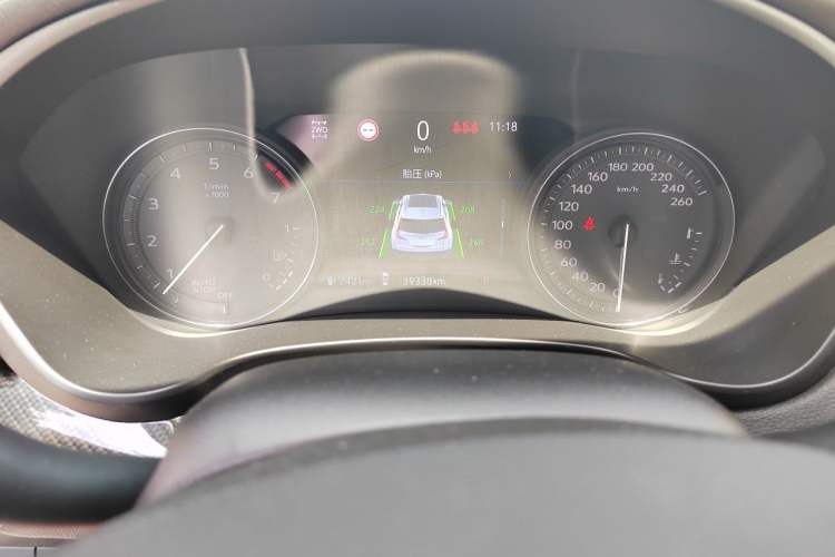 Used Cadillac XT4 2020 28T 4x4 Platinum Sport Edition Odometer Close Up
