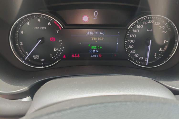 Used Cadillac XT4 2020 28T Two-Wheel-Drive Leading Version Odometer Close Up