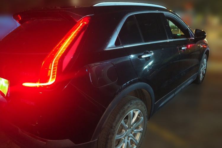 Used Cadillac XT4 2020 Revised Version 28T Two-Wheel Drive Tech Edition Rear Right 45 Deg