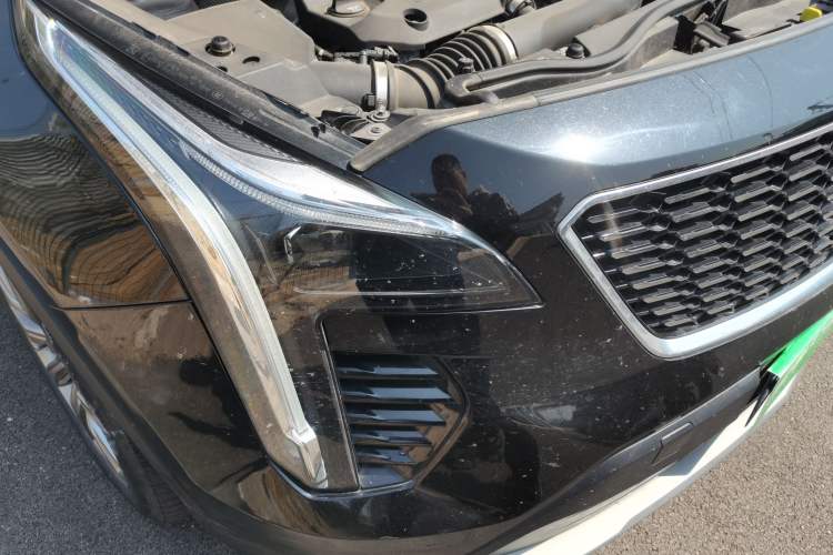 Used Cadillac XT4 2020 28T Two-Wheel-Drive Leading Version Right Front Headlight