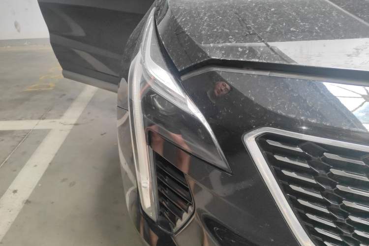 Used Cadillac XT4 2020 Revised Version 28T Two-Wheel Drive Leading Edition Right Front Headlight