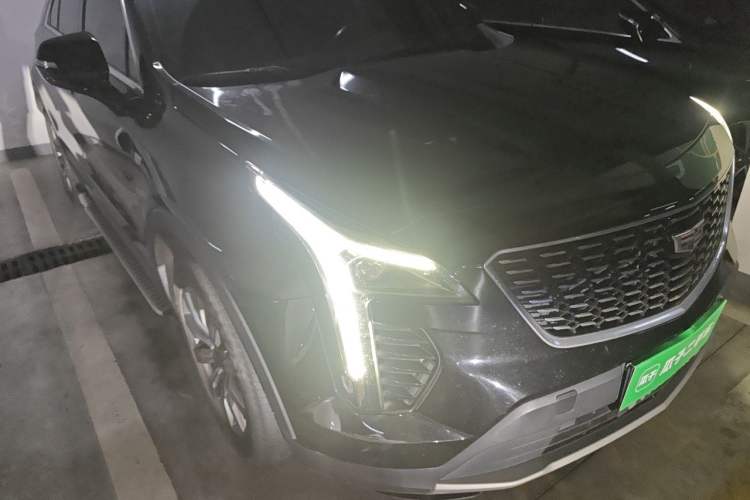 Used Cadillac XT4 2020 Revised Version 28T Two-Wheel Drive Luxury Edition Right Front Headlight