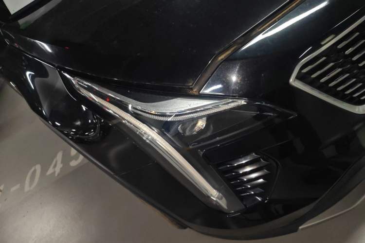 Used Cadillac XT4 2020 Revised Version 28T Two-Wheel Drive Leading Edition Right Front Headlight