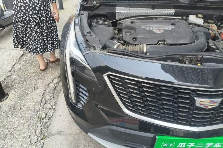 Used Cadillac XT4 2020 Revised Version 28T Two-Wheel Drive Leading Edition Right Front Headlight