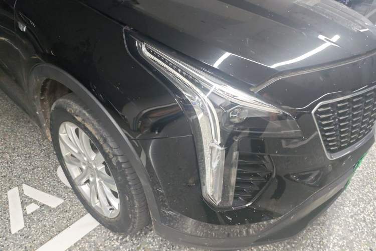 Used Cadillac XT4 2020 Revised Version 28T Two-Wheel Drive Tech Edition Right Front Headlight