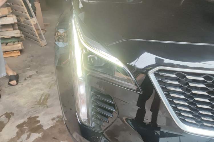 Used Cadillac XT4 2020 Revised Version 28T Two-Wheel Drive Tech Edition Right Front Headlight